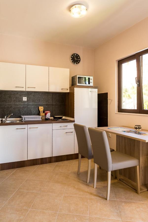 Villa Lovric مارينا المظهر الخارجي الصورة